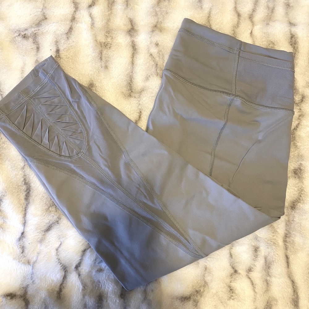 Victoria’s Secret Capri leggings